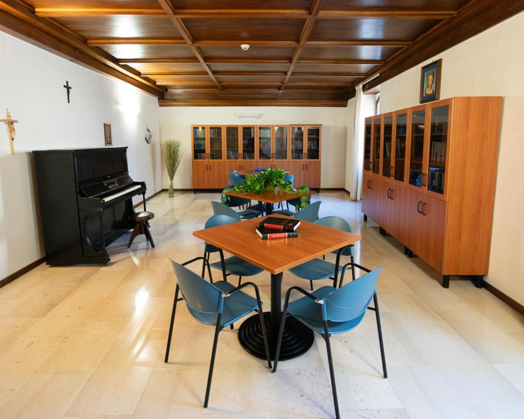Nazareth Residence Viterbe Extérieur photo